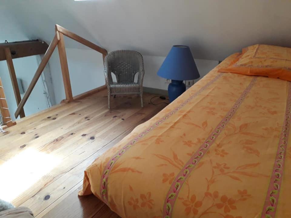 L'Atelier Du Chapeau Rouge Lägenhet Souvigny Exteriör bild